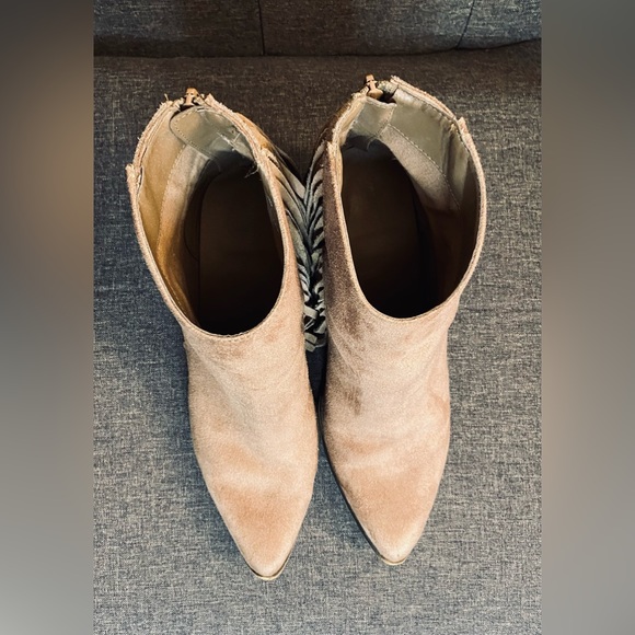 Mossimo Suede Thick heeled Pointed Toe, Fringe Booties - Picture 2 of 10